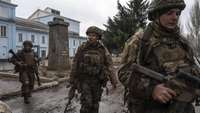 Komandieris: Ukrainas austrumos turpinās smagas kaujas par Bahmutu