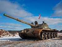 Londona: Krievi spiesti izmantot 60 gadus vecus tankus