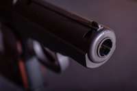 Valsts policijas Kurzemes reģiona pārvalde organizē gāzes pistoļu (revolveru) nodošanu iznīcināšanai