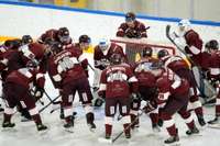 Latvijas hokejisti pārbaudes spēļu ciklu sāk ar zaudējumu Polijai