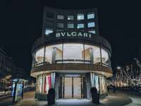Parīzē “Bulgari” veikalā nolaupīti juvelierizstrādājumi vairāku miljonu eiro vērtībā