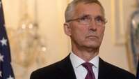 Avoti: NATO varētu lūgt Stoltenbergam palikt ģenerālsekretāra amatā vēl vienu gadu