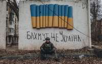 Zelenskis: Ukrainas karavīriem pie Bahmutas izdevies atsviest ienaidnieku