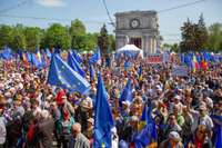 Desmitiem tūkstošu moldāvu pieprasa valsts dalību ES