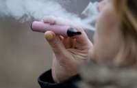 Francijas parlaments atbalsta vienreizlietojamo elektronisko cigarešu aizliegumu