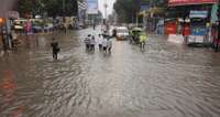 Musona lietusgāzēs Indijas ziemeļos gājuši bojā vairāk nekā 100 cilvēki
