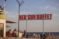 Liepājas “Red Sun Buffet” šonedēļ – koncerti un vērienīga ballīte lielākajā pludmales deju teltī