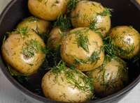 Receptes: Jaunie kartupeļi – latviskā garša ar plāno miziņu