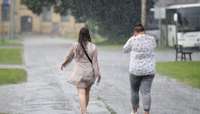 Daudzviet Latvijā sestdien īslaicīgi līs