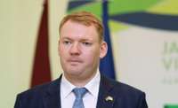 Deputāti no Saeimas priekšsēdētāja amata atsauc Smiltēnu