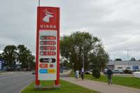 Rīgā degvielas cenas nemainās, Viļņā palielinās, bet Tallinā degvielas tirgotāji rīko protesta akciju
