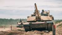 “Politico”: Ukraina septembra vidū saņems pirmos 10 tankus “Abrams”