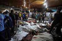 Raķetes trāpījumā Gazas slimnīcai gājuši bojā simtiem cilvēku