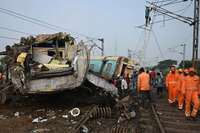 Indijā vilcienu sadursmē 13 bojāgājušie