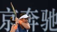 Ostapenko tēmēs uz karjeras otro Pekinas “WTA 1000” pusfinālu