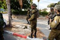 Izraēlas armija Gazā zem mošejas atrod ieroču noliktavu