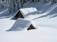 Sniegputenis Rumānijā, Bulgārijā un Moldovā atstāj bez elektrības simtiem apdzīvotu vietu