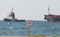 Melnajā jūrā uz krievu mīnas uzskrējis kravas kuģis ar Panamas karogu