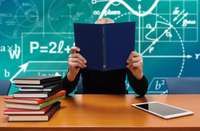 Pētījums: Četru gadu laikā Latvijas skolēnu sniegums matemātikā un lasīšanā samazinājies, dabaszinātnēs – audzis