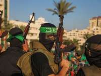 Gazas joslā desmitiem “Hamās” kaujinieku padevušies Izraēlas armijai