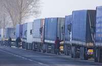 Slovākijas kravas auto šoferi pārtrauc bloķēt robežu ar Ukrainu
