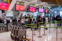 Spānijas aviokompānija “Iberia” streika dēļ atceļ vairāk nekā 400 reisus