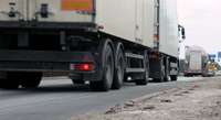 Rīgas centrā aizliedz kravas transporta kustību