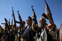 Hutieši apgalvo, ka izšāvuši vairākas raķetes uz ASV karakuģi