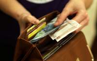 Latvijas četru lielāko banku klientiem pērn izkrāpti 12,662 miljoni eiro