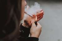 No 2025. gada tabakas izstrādājumus būs aizliegts iegādāties 20 gadu vecumu nesasniegušām personām