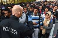 Vācijas opozīcija aicina valdību padarītu stingrāku patvēruma politiku