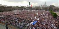 Meksikā desmitiem tūkstoši cilvēku protestē pret valdošo partiju