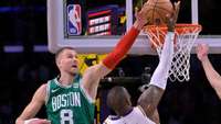 Porziņģa “Celtics” uzņems “Lakers”