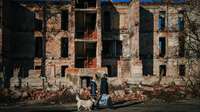 Ukrainas premjerministrs: Pērn atjaunoti vairāk nekā 37 000 karā bojātu infrastruktūras objektu