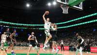 Video: Porziņģim 26 punkti “Celtics” graujošā uzvarā pār “Grizzlies”