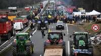 Francijas lauksaimnieki atsāk protestus