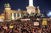 Budapeštā tūkstoši piedalījušies protestā pret Orbāna valdību