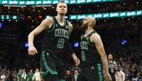 Video: Porziņģis gūst 17 punktus “Celtics” uzvarā pār “Bucks” basketbolistiem