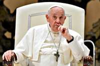 Pāvests Francisks mudina Ukrainu būt drosmīgai un sēsties pie sarunu galda ar Krieviju