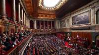 Francija iekļauj konstitūcijā tiesības uz abortu