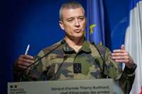 Francijas ģenerālštāba priekšnieks: Atbalsts Ukrainai varētu ietvert ne tikai ieroču piegādes