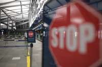 Vācijā piecās lidostās streiko drošības kontroles darbinieki