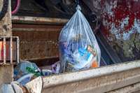 “Vides pakalpojumi Liepājai” no maija apsaimniekos atkritumus daļā Liepājas un novada