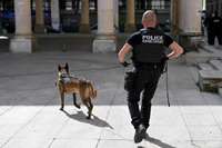 Francijas policija veikusi kratīšanu Marseļas narkotiku apkarošanas birojā