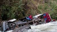 Peru autobusa katastrofā vismaz 25 bojāgājušie
