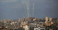 Izraēla apsūdz ANO, ka tā ļauj palīdzības kravām uzkrāties pie Gazas joslas robežas