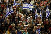 Izraēlā tūkstošiem cilvēku protestē pret Benjamina Netanjahu valdību