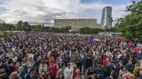 Slovākijā tūkstošiem cilvēku protestē pret valdības plāniem reorganizēt sabiedrisko raidsabiedrību