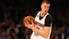 Kārtējo reizi piezīmju normas skartais Porziņģis no rezervistu soliņa noraugās "Knicks" zaudējumā vēsturiskā spēlē