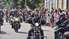 “Seeburg bikerland” rūciens Grobiņā pulcē daudz dalībnieku un skatītāju